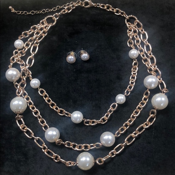 NWT Triple strand gold chain /pearl necklace set - Picture 1 of 3